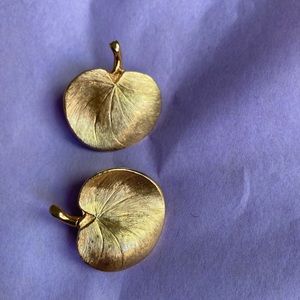 Vintage Pastelli Gold Gingko Leaf Clip Earrings